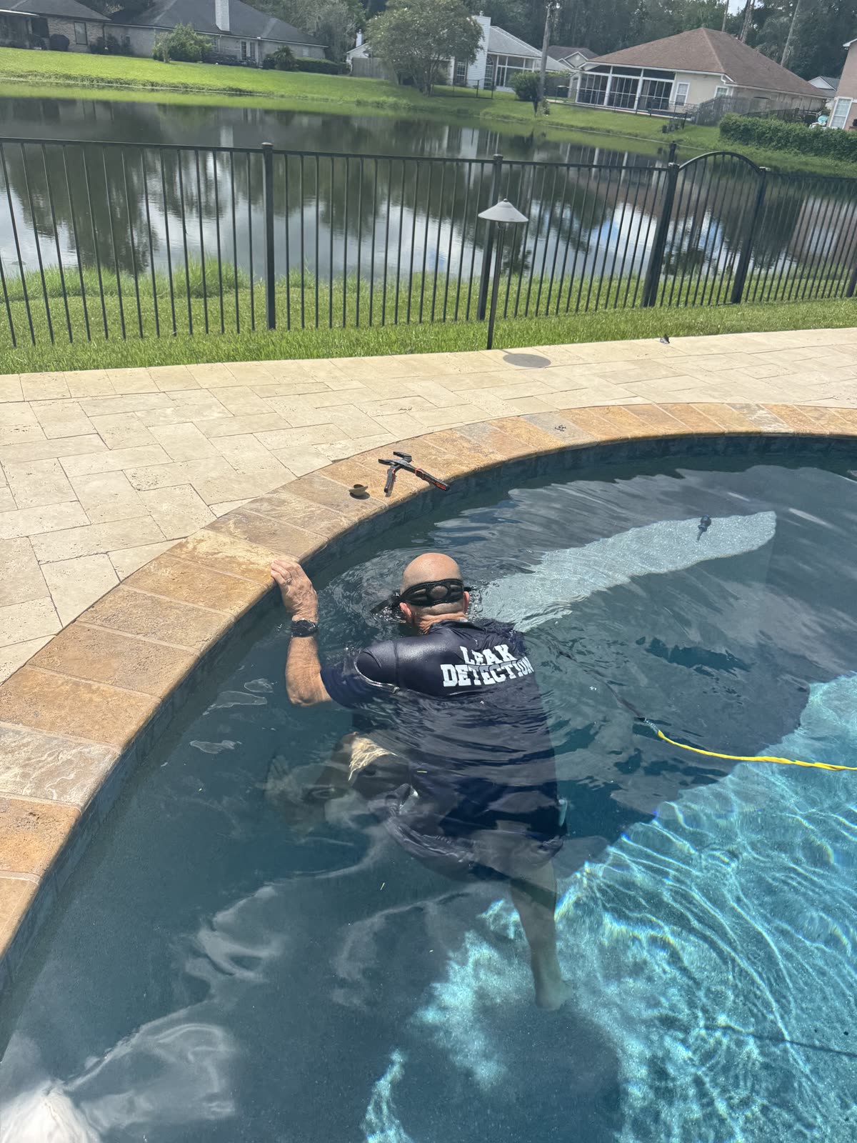 Tim from IDTheLeak.com working real pool leak detection on his own in Jacksonville, Florida after the Ride-Along